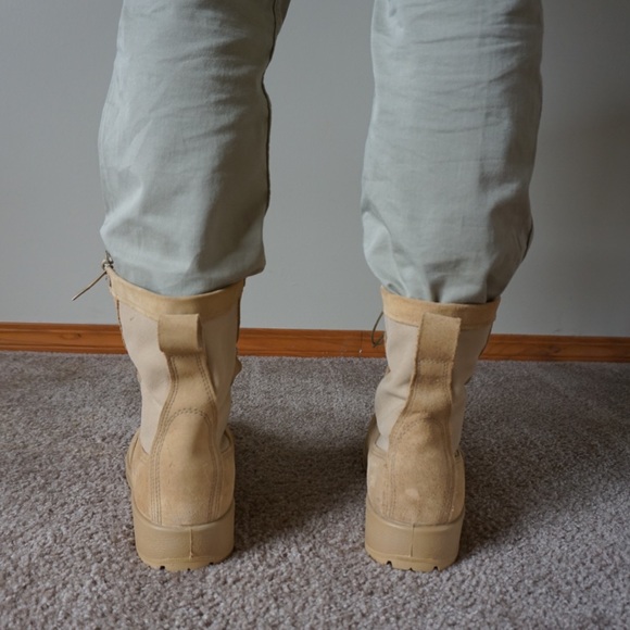 *SOLD* Tan Waterproof Hiking / Work / Army Boots. Gortex. - Picture 5 of 8